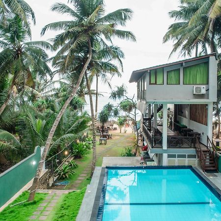 Sea Trails Bentota Hotel Exterior photo