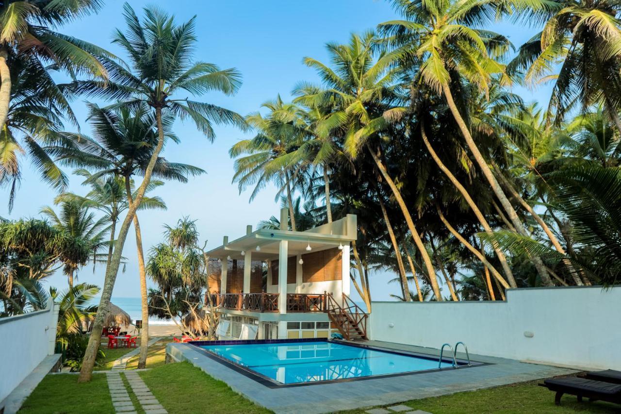 Sea Trails Bentota Hotel Exterior photo