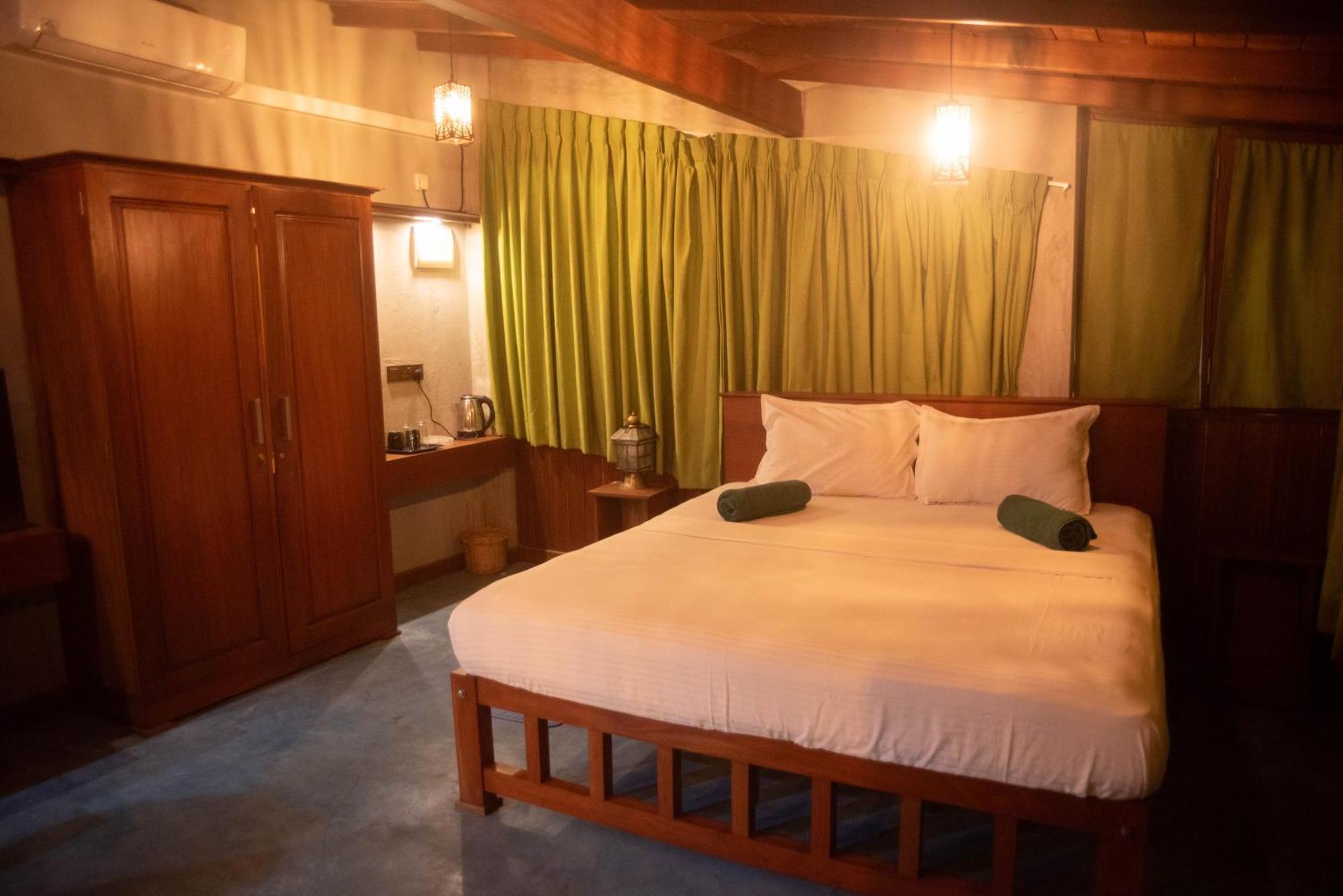 Sea Trails Bentota Hotel Exterior photo