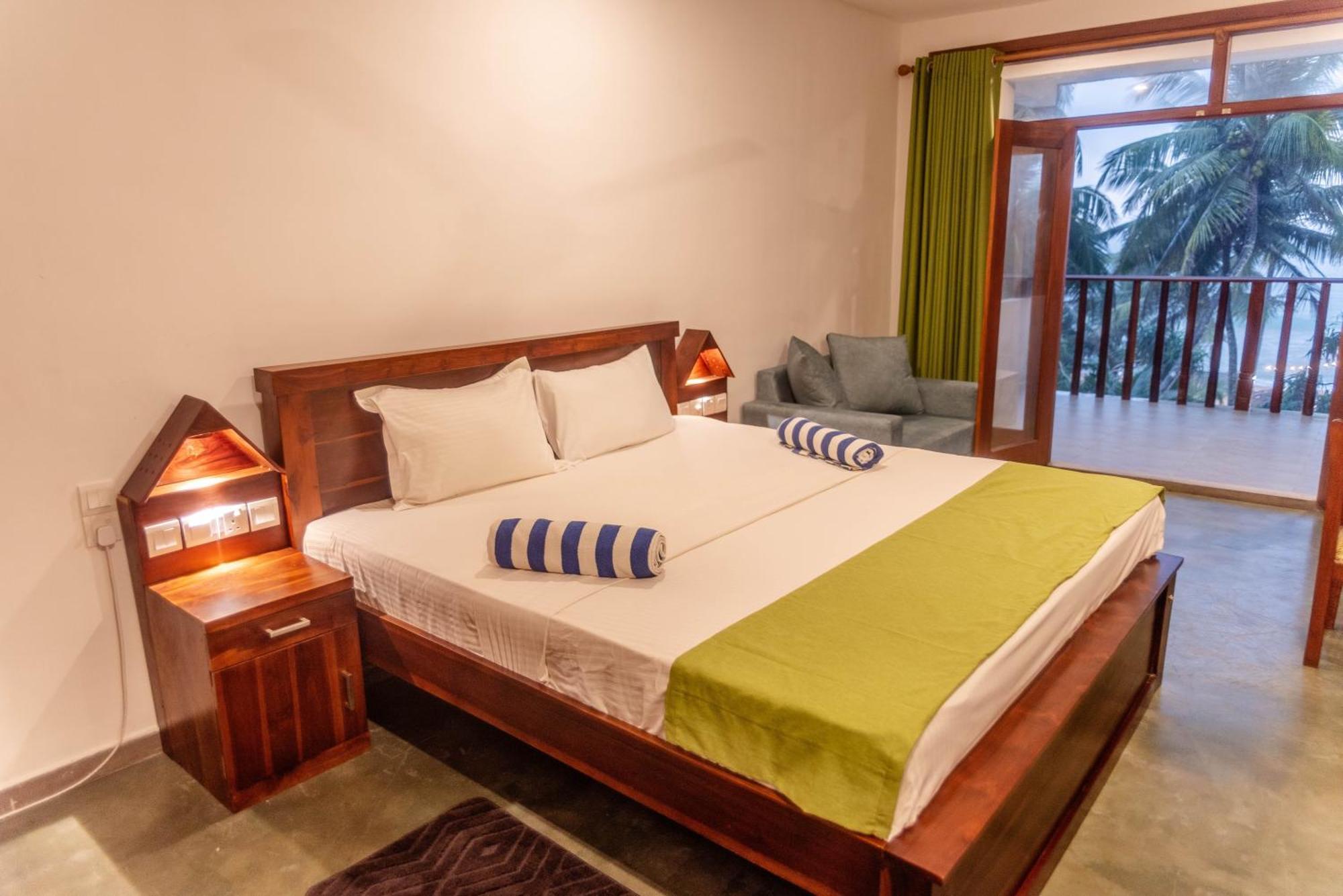 Sea Trails Bentota Hotel Exterior photo