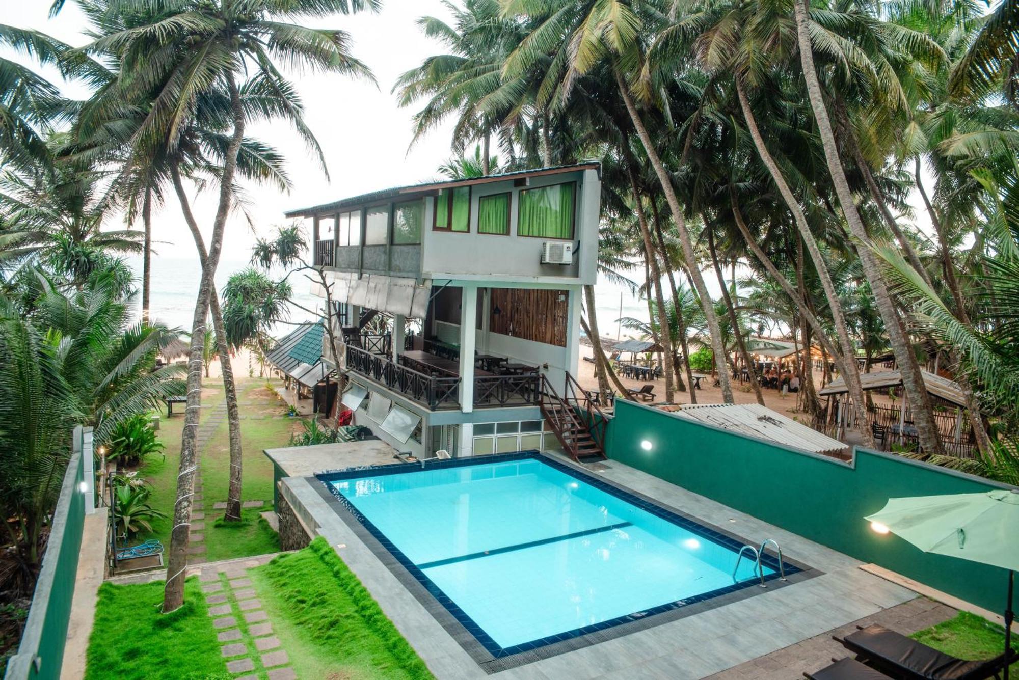 Sea Trails Bentota Hotel Exterior photo