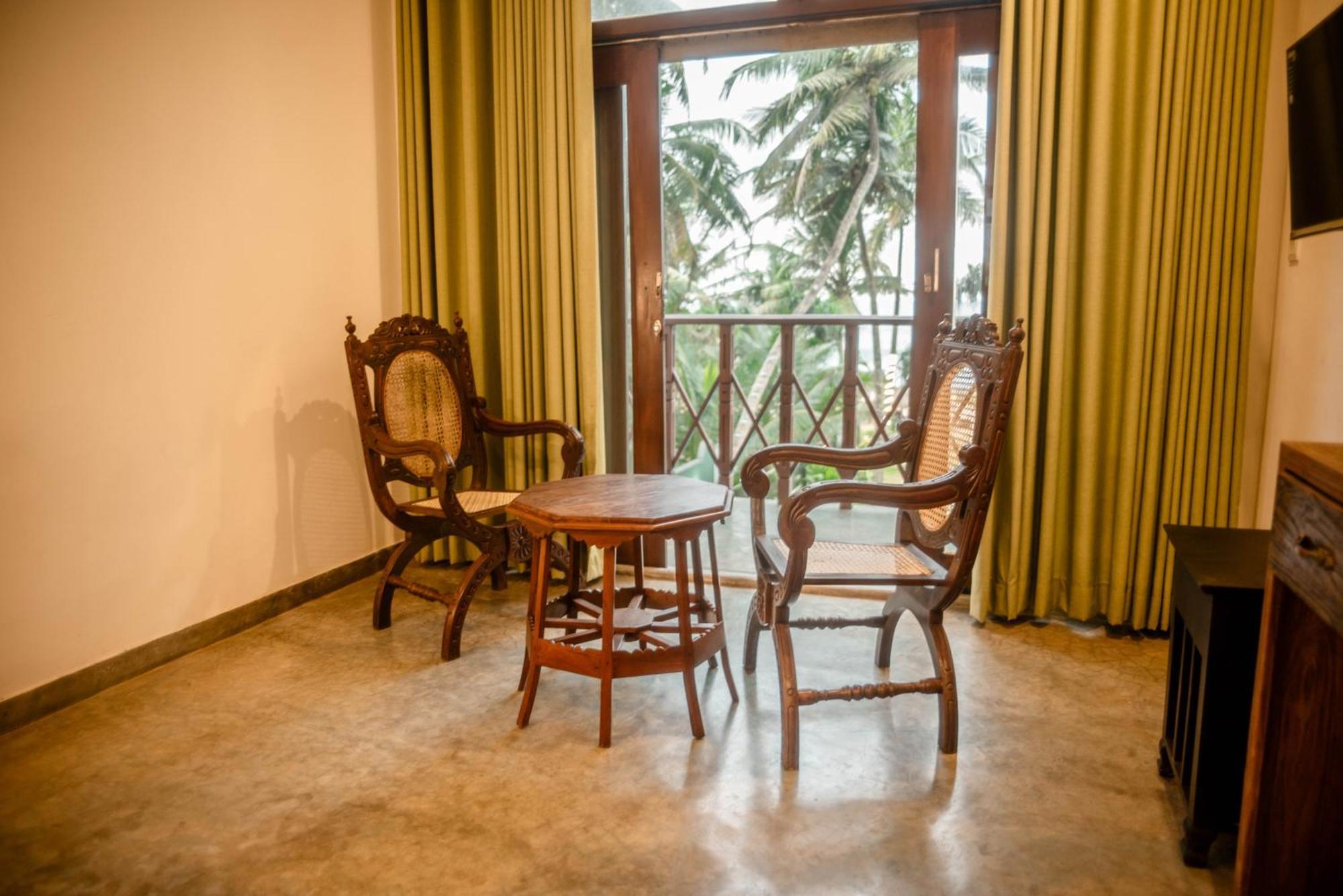 Sea Trails Bentota Hotel Exterior photo