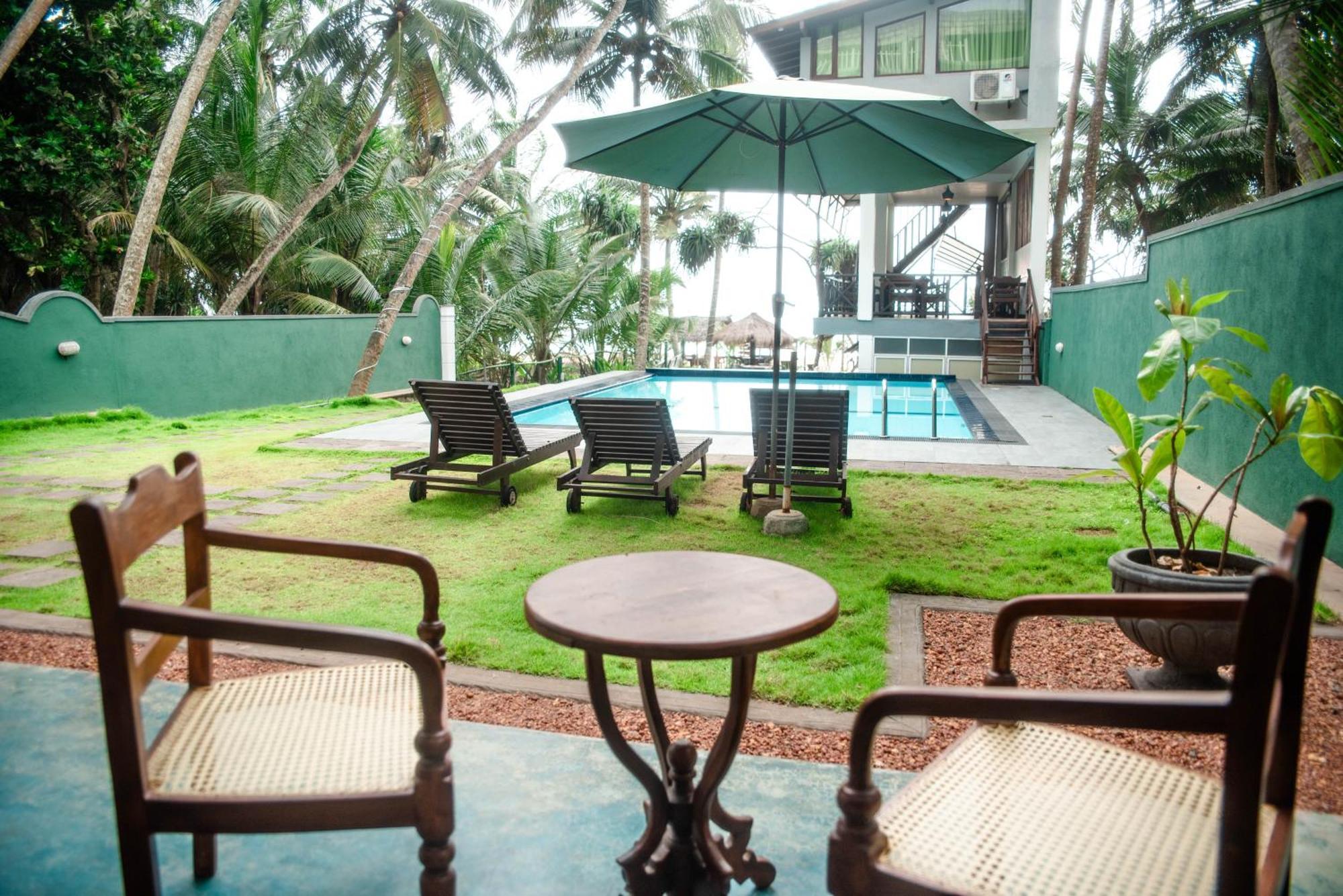 Sea Trails Bentota Hotel Exterior photo