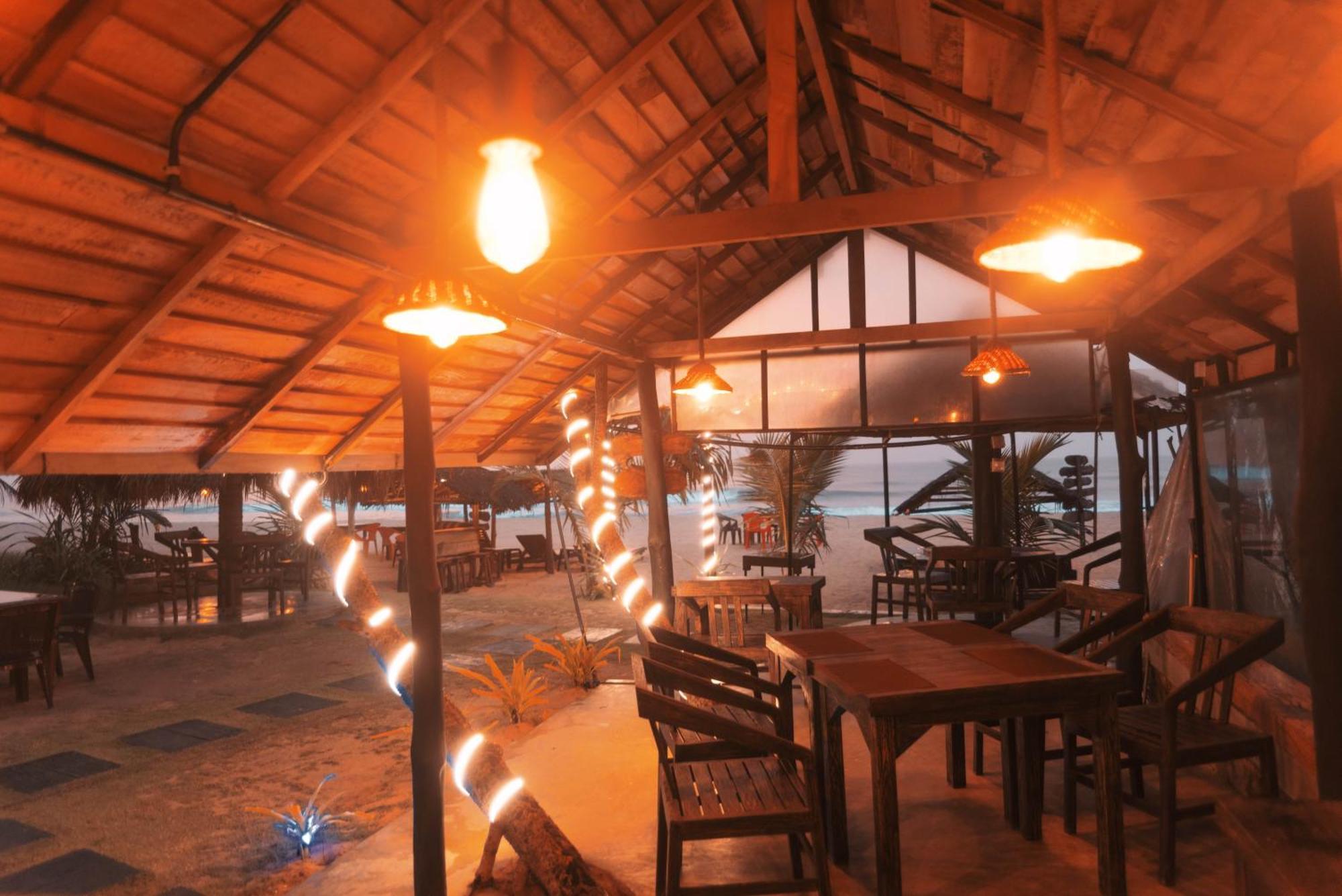 Sea Trails Bentota Hotel Exterior photo