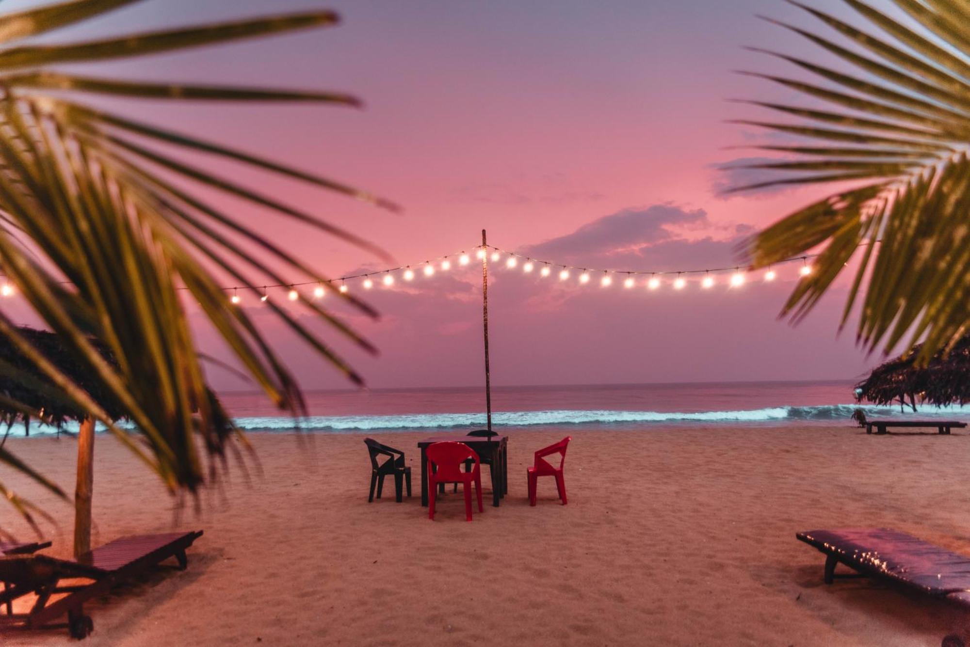 Sea Trails Bentota Hotel Exterior photo