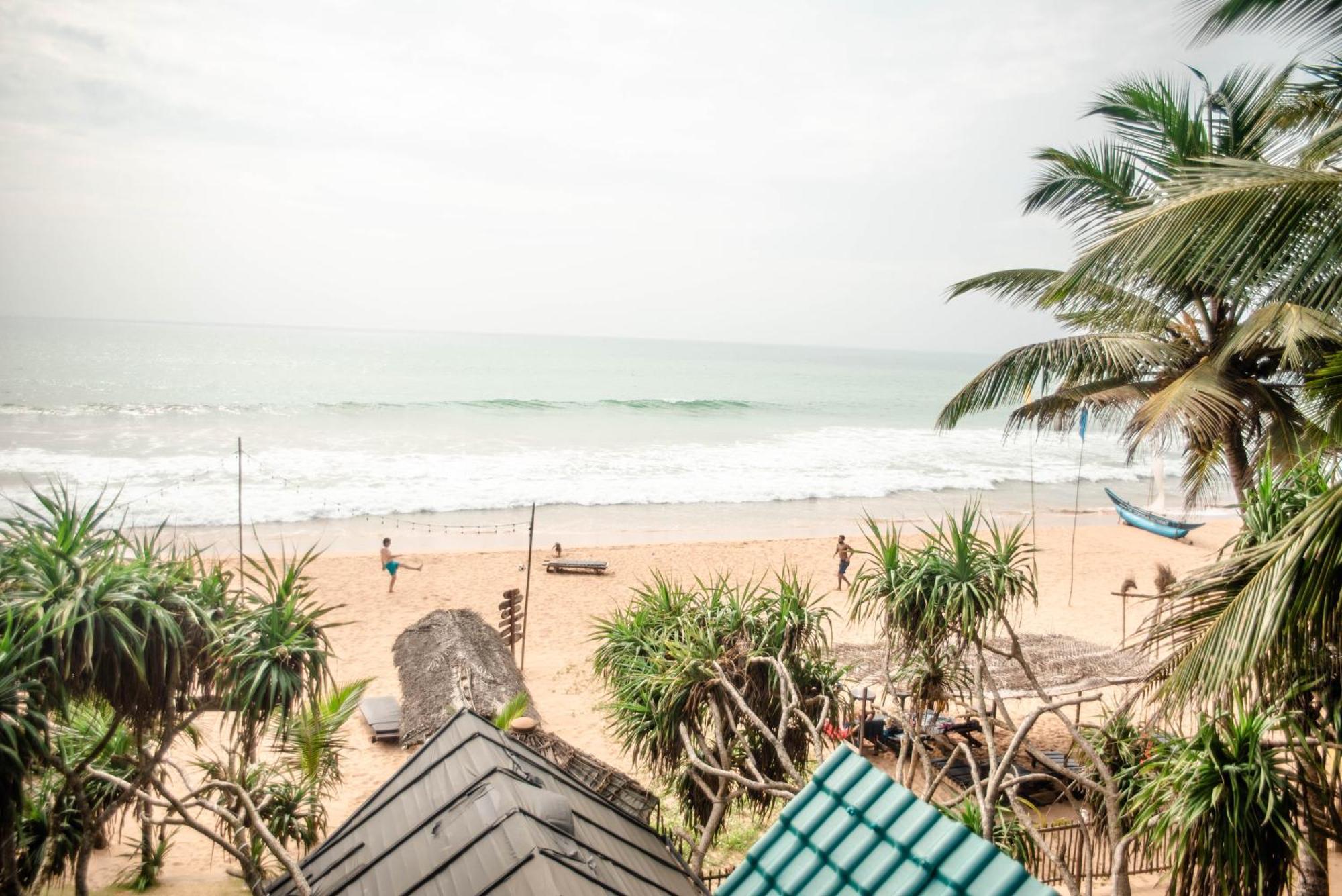 Sea Trails Bentota Hotel Exterior photo