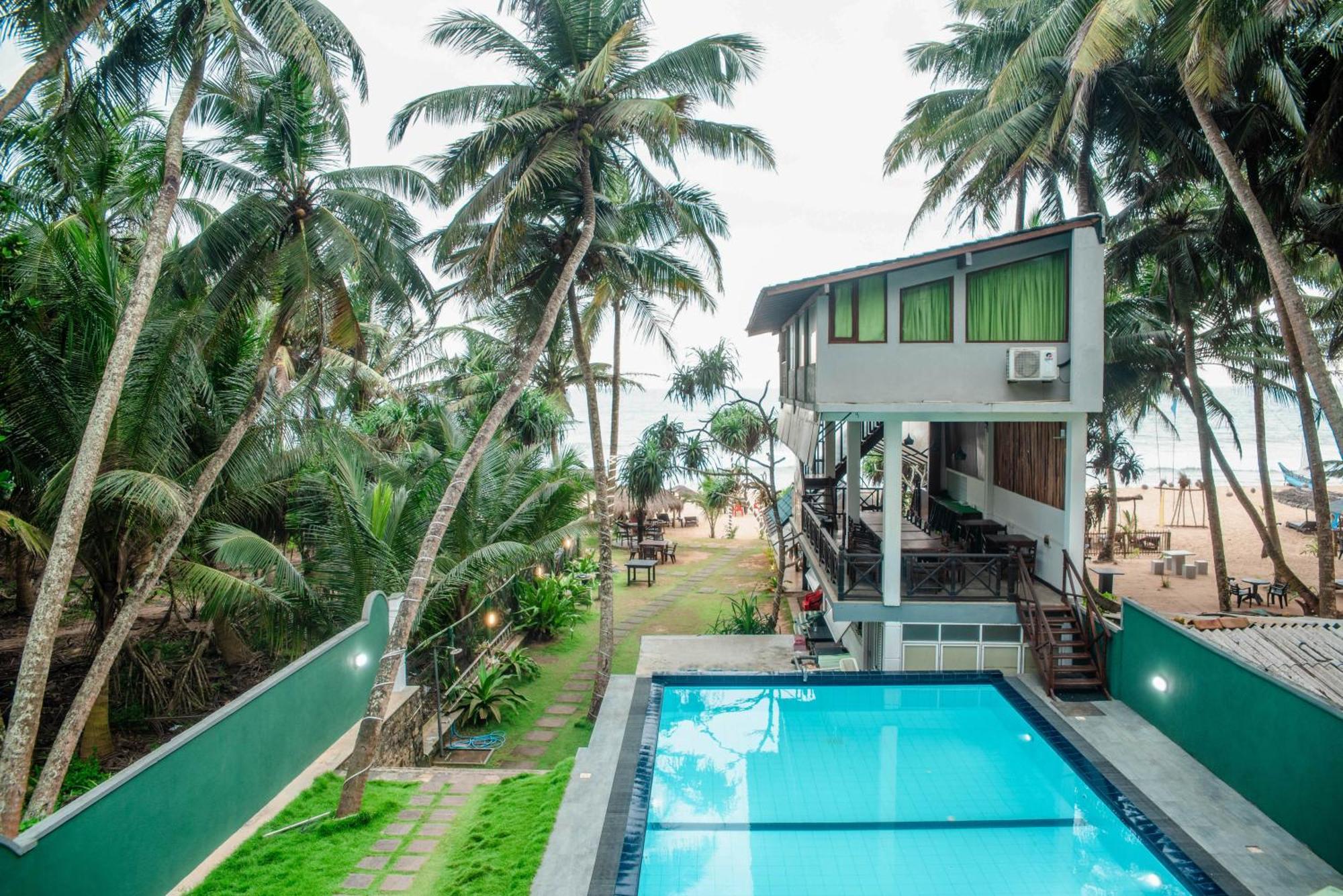 Sea Trails Bentota Hotel Exterior photo