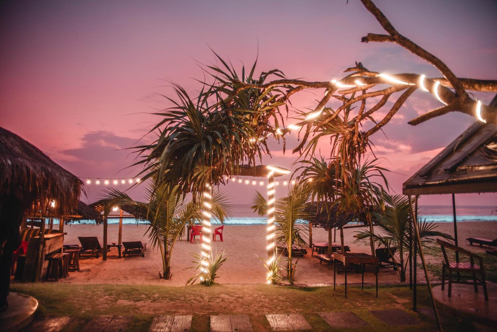 Sea Trails Bentota Hotel Exterior photo