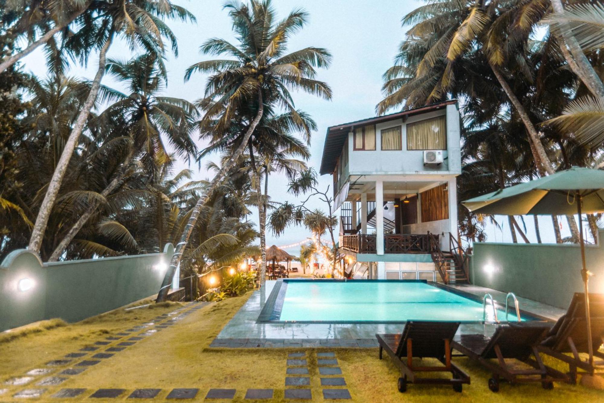 Sea Trails Bentota Hotel Exterior photo