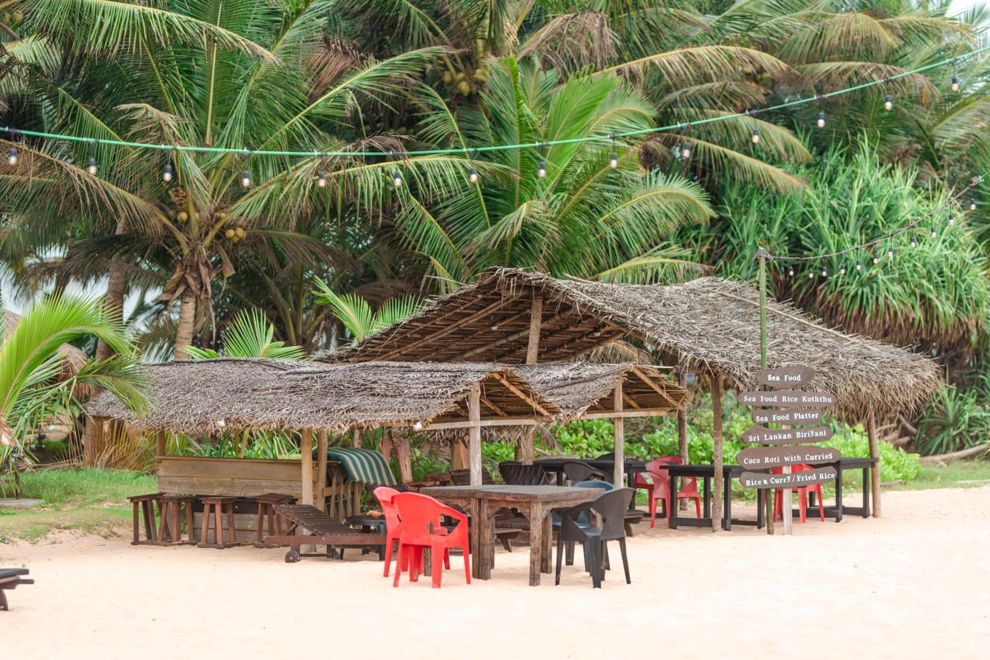 Sea Trails Bentota Hotel Exterior photo